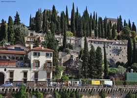 Das römische Theater "Teatro Romano di Verona" in Verona auf der Via Claudia Augusta