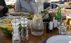 Abendessen an Bord der MS Gandalf.