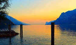 Sonnenuntergang über dem Gardasee.