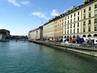 Rhone in Genf mit Promenade
