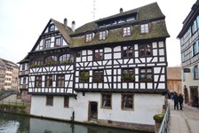 Ein wunderschönes Fachwerkhaus im Gerberviertel von Straßburg.