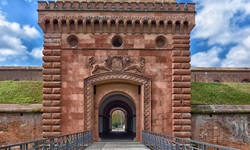 Das eindrucksvolle Weißenburger Tor in Germersheim ist ein Überbleibsel der ehemaligen Festung.