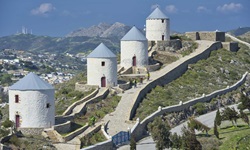 Die berühmten Windmühlen der Insel Leros.