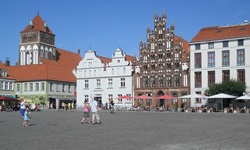 Auf dem Marktplatz von Greifswald.