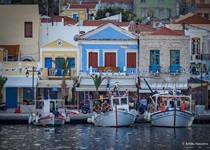 Boote in einem Hafen an der Südlichen Griechischen Ägäis.