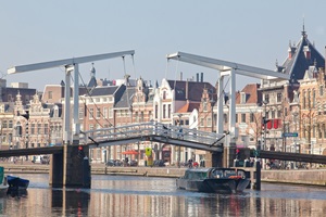 Zugbrücke über die Spaarne in Haarlem