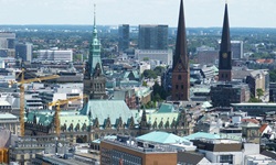 Blick über einen Teil der Hansestadt Hamburg