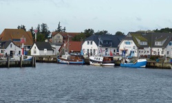 Blick auf den Hafen von Hiddensee