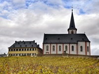 Blick auf die Kirche von Hochheim