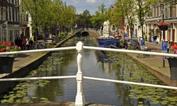 Eine der vielen Grachten (Kanäle) in Holland