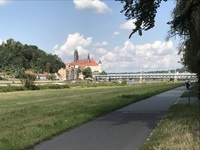 Der Meißner Dom vom Elbe-Radweg aus gesehen.