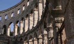 Innenansicht des Amphitheaters von Pula, dem Wahrzeichen von Pula