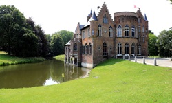 Das schmucke niederländische Schloss Wissekerke.
