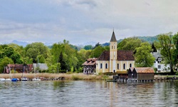Die Klosterkirche St. Alban in Dießen am Ammersee.