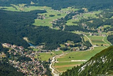 Wunderschöner Blick auf Leutasch und das gleichnamige Tal.