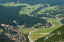 Wunderschöner Blick auf Leutasch und das gleichnamige Tal.