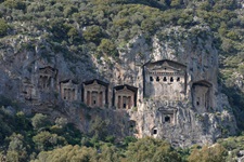 Felsengräber an der Lykischen Küste in der Türkei