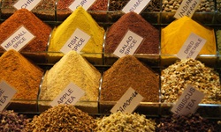 Verschiedene Gewürze, die es auf dem Markt in der Türkei an der Lykischen Küste zu kaufen gibt