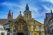 Blick auf die Basilika St. Servatius in Maastricht
