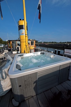 Whirlpool der Magnifique auf dem Deck