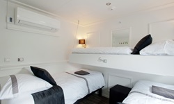 Eine 3-Bett-Kabine an Bord der MS Magnifique II.
