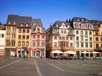 Schmucke Häuser in der Altstadt von Mainz.