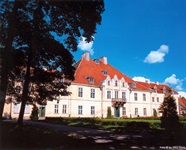 Blick auf das Schloss Steinort des gleichnamigen Dorfes in Masuren