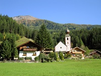 Blick zur Kirche Maria Dornach im Mölltal