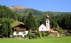 Blick zur Kirche Maria Dornach im Mölltal