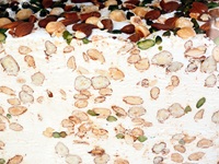 Weißer Nougat, der in Montelimar hergestellt wurde