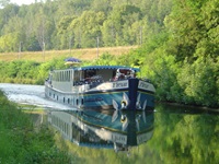 Die MS Fleur in voller Fahrt.