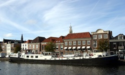 Die MS Sarah vor Anker.