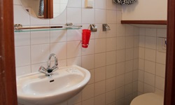 Eines der Badezimmer an Bord der MS Sarah.