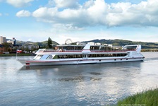 Die MS Kaiserin Elisabeth auf der Donau bei Linz.