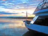 Abendstimmung über der Donau und der MS Kaiserin Elisabeth.