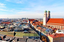 Die unverkennbaren Doppeltürme der Münchner Liebfrauenkirche prägen das Stadtbild.