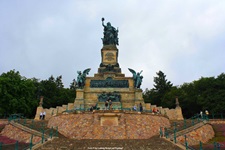 Das Niederwalddenkmal bei Rüdesheim.