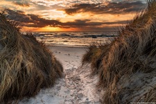 Abendstimmung über dem Weststrand auf der Halbinsel Fischland/Darß.