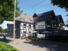 Außenansicht des Hotel-Restaurants Forsthaus Lahnquelle in Netphen