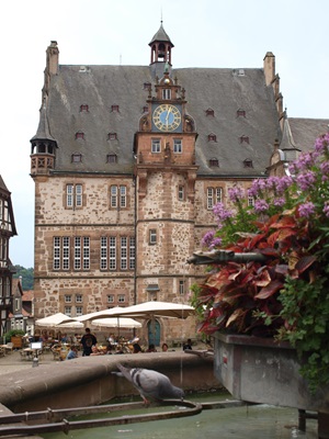 Blick auf das Rathaus in Marburg an der Lahn