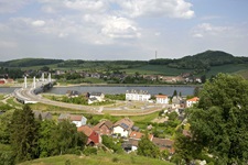 Landschaftsbild von der Brücke "Brug van Kanne" in Riemst in Belgien