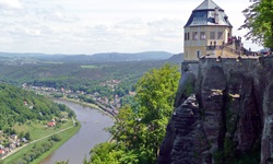Die Friedrichsburg - ein Teil der hoch über dem gleichnamigen Ort gelegenen Festung Königstein im Elbsandsteingebirge.