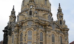 Die weltberühmte, ins UNESCO-Weltkulturerbe aufgenommene Frauenkirche in Dresden.