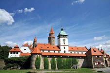 Blick auf eine Burg auf der Prag-Wien einfach Tour