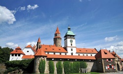 Blick auf eine Burg auf der Prag-Wien einfach Tour