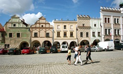 Blick auf die Rennaisance-Häuser in Telc
