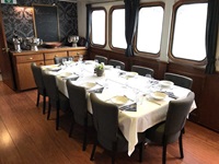 Ein gedeckter 10er-Tisch der MS Princesse Royale