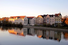 Blick auf die Donau-Promenade in Regensburg