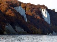 Blick auf die bekannten Kreidefelsen von Rügen