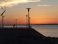 Sonnenuntergang an der Promenade von Saint Nazaire